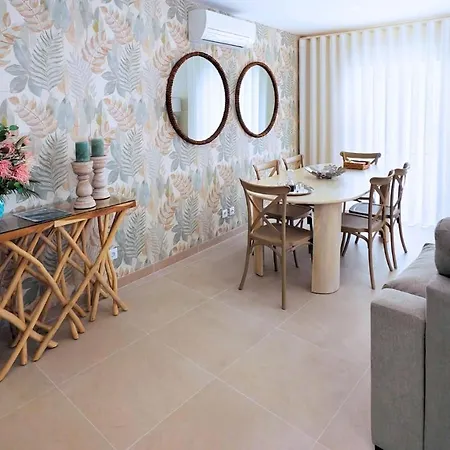 Holidays Centro Апартаменты *